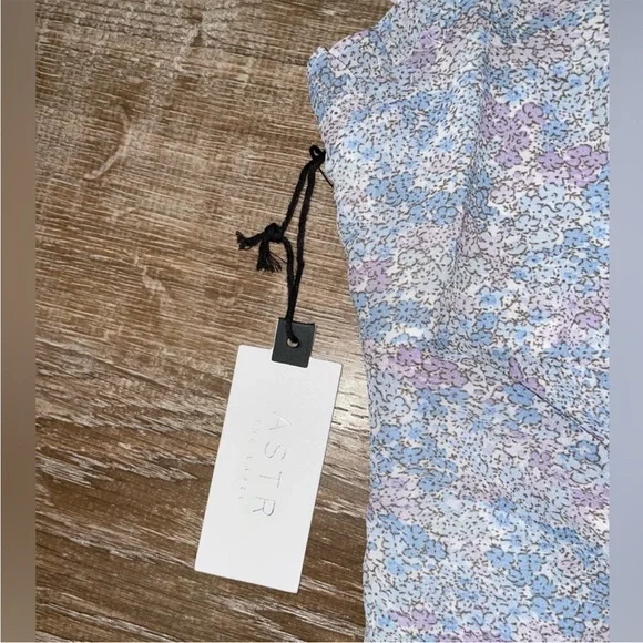 NWT Ruched Floral Camisole - Blue Multi Ditsy - Picture 5 of 7